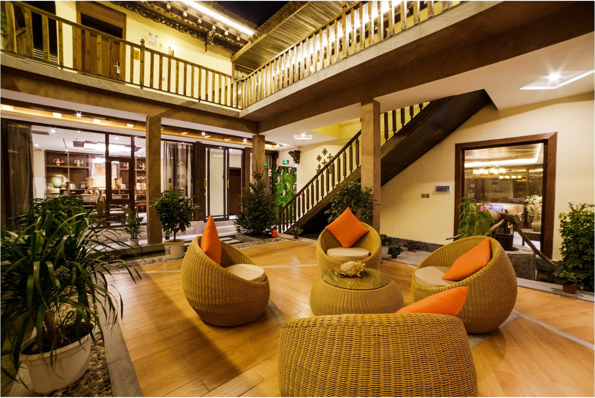Blossom Dynasty Inn Shangri-La Exteriör bild